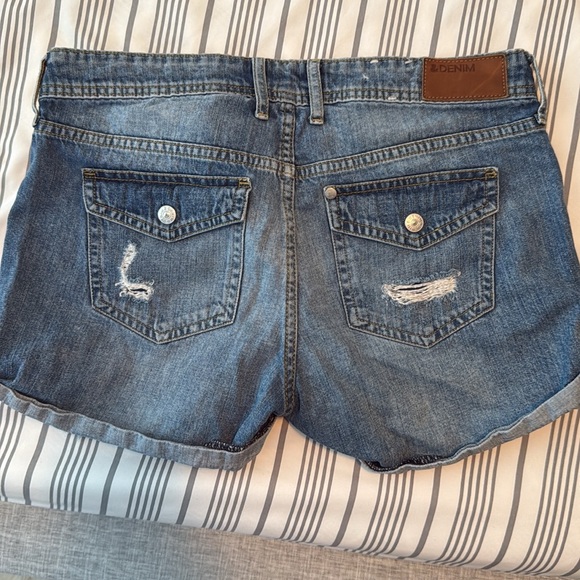 Distressed Denim Shorts - Picture 2 of 3